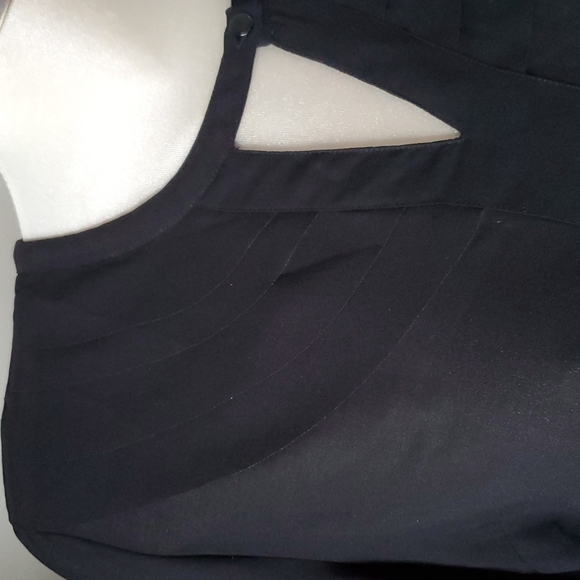 Long-sleeved black dress - Picture 2 of 6